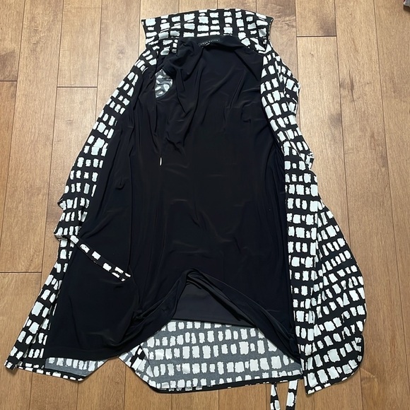 Ross Mayer wrap back white print dress, 3/4 sleeves, collar, made in Canada  XS - Picture 8 of 10